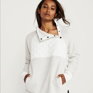 Abercrombie Asymmetrical Snap-Up Fleece (cream)